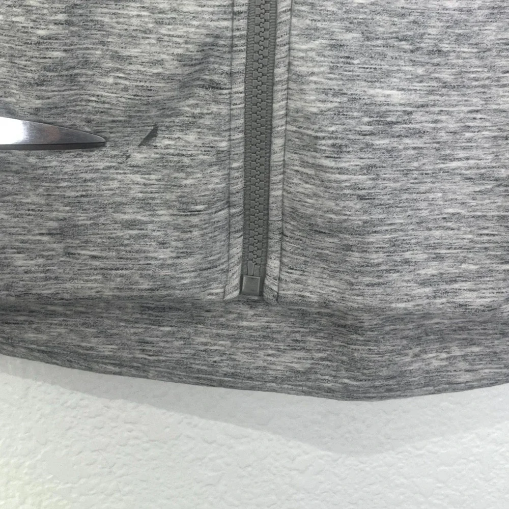 Athleta Stronger Vest‎ Womens Medium Gray Spacedye Stretch Workout Gym Training
